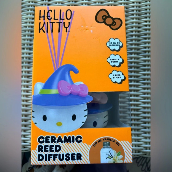Hello Kitty Witch Ceramic Vanilla Reed Diffuser - Picture 1 of 2